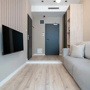 Hotell Karoly Boutique Suites, Location By Bqa